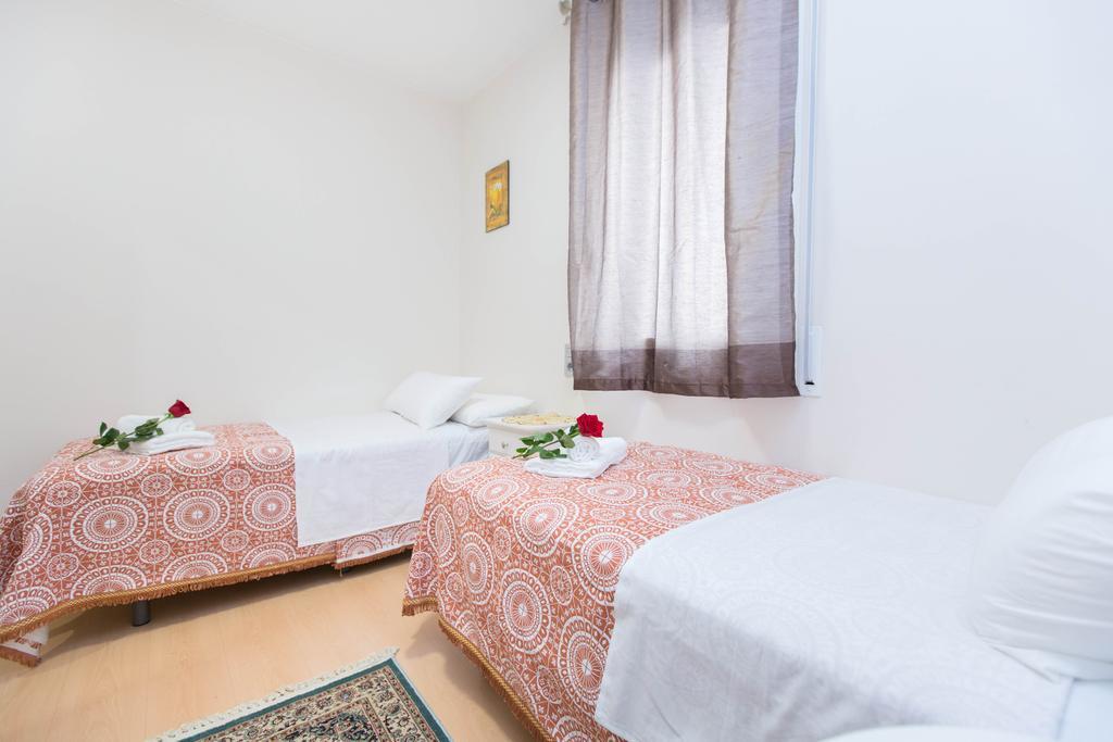 Stay Barcelona Central Apartments Exteriör bild